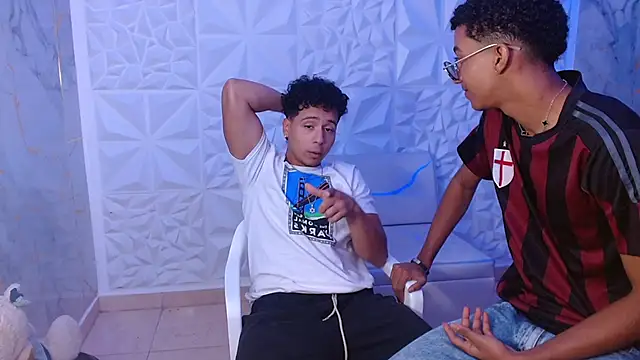 Snapshot of goldenjyj chatting on April 14, 2026, 2:34 pm goldenjyj online show from April 14, 2026, 2:34 pm