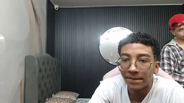 Snapshot of goldenjyj chatting on April 16, 2026, 2:07 pm goldenjyj online show from April 16, 2026, 2:07 pm