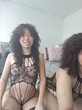 Chloe and Violeta online show from July 25, 2026, 9:34 pm