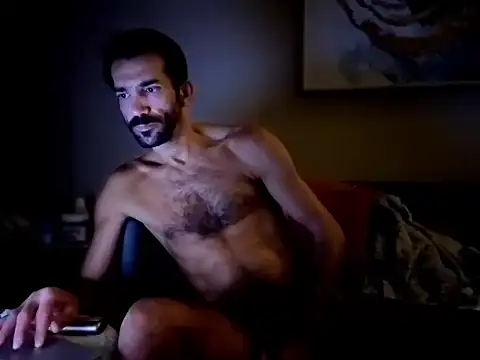 iClouddotcum online show from April 21, 2026, 10:23 pm
