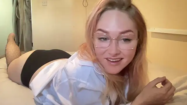 x-aural-x online show from April 21, 2026, 10:43 am