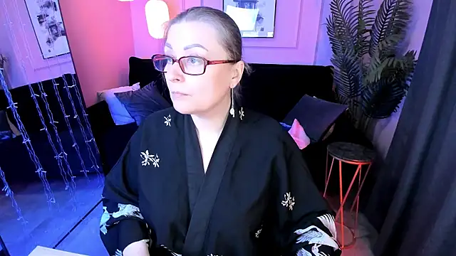 Snapshot of Alexandra_Kind chatting on April 15, 2026, 8:42 pm Alexandra Kind online show from April 15, 2026, 8:42 pm