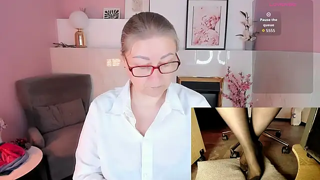 Alexandra Kind online show from July 16, 2026, 8:37 pm