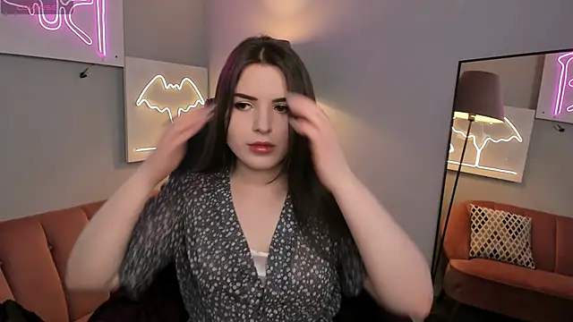 AliceLiador  online show from May 24, 2026, 2:33 pm