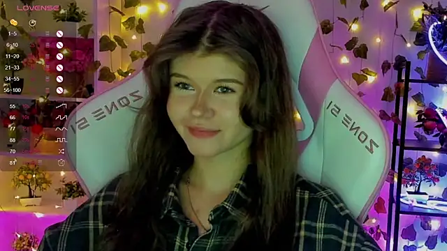 Snapshot of alice_tails chatting on April 15, 2026, 10:54 pm alice tails online show from April 15, 2026, 10:54 pm