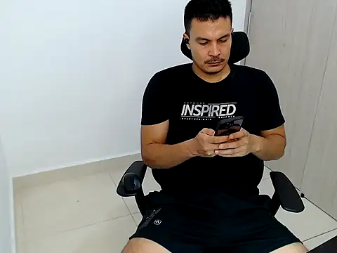 Snapshot of Galindo_30 chatting on April 16, 2026, 1:45 pm Galindo 30 online show from April 16, 2026, 1:45 pm