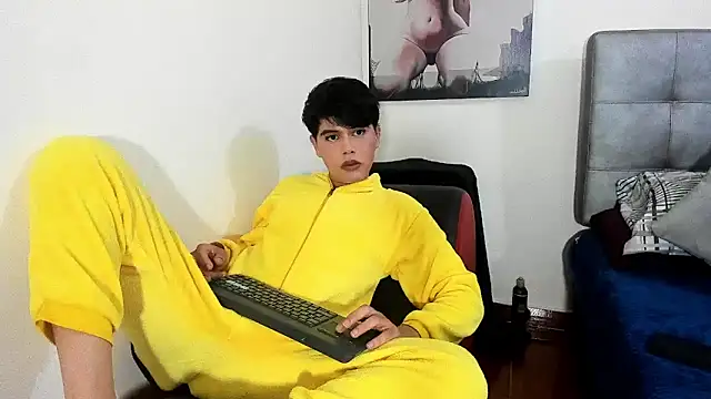 Snapshot of Felipe_Kold chatting on June 10, 2026, 3:07 am Felipe Kold online show from June 10, 2026, 3:07 am