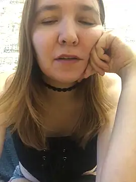 Chill Babe online show from April 16, 2026, 1:12 pm