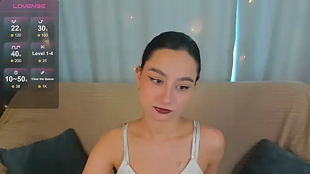 AndreaJohnsons online show from May 10, 2026, 6:51 am