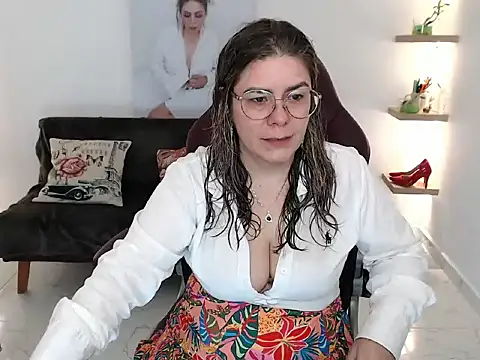 SultanaNoir online show from April 16, 2026, 7:47 pm