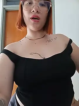 Curves Nina online show from July 18, 2026, 7:28 pm