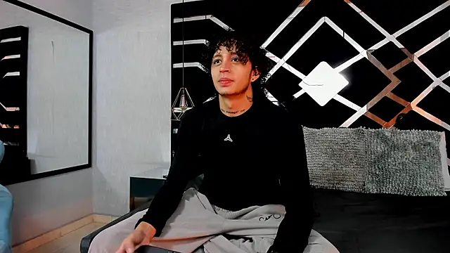 JayTaylorr online show from May 12, 2026, 11:40 am