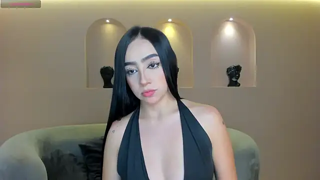 Snapshot of PaulineSanz chatting on May 6, 2026, 6:57 pm PaulineSanz online show from May 6, 2026, 6:57 pm