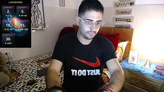 Snapshot of andders_ chatting on June 10, 2026, 6:07 pm andders online show from June 10, 2026, 6:07 pm