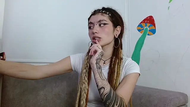 giulietta monsalve online show from July 23, 2026, 1:41 am