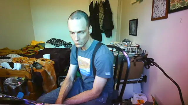 JohnnyMoves online show from June 12, 2026, 7:24 pm