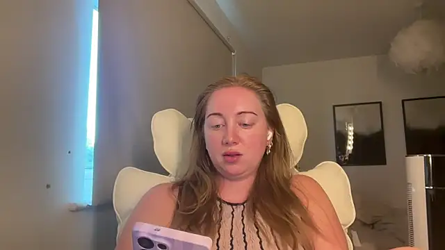 arielsweetieee online show from May 22, 2026, 5:18 pm