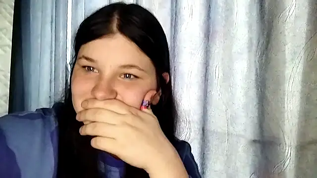 BeatriceMolands online show from May 10, 2026, 12:21 pm