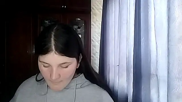 BeatriceMolands online show from May 15, 2026, 3:19 pm