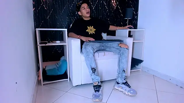 Snapshot of Lian_Jacob chatting on June 3, 2026, 7:41 pm Lian Jacob online show from June 3, 2026, 7:41 pm