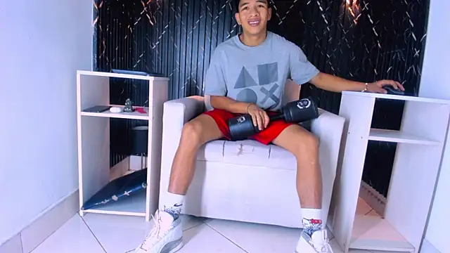 Snapshot of Lian_Jacob chatting on June 11, 2026, 7:45 pm Lian Jacob online show from June 11, 2026, 7:45 pm