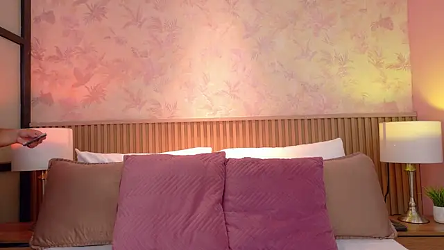 Darcy glow  online show from July 11, 2026, 11:46 am