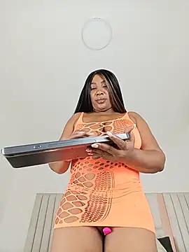 Snapshot of MadameEbony chatting on July 12, 2026, 11:45 am MadameEbony online show from July 12, 2026, 11:45 am