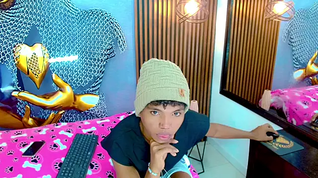 Chris Hott online show from May 18, 2026, 7:09 pm