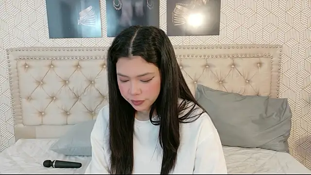 Nathy Pelaez online show from May 23, 2026, 3:23 am