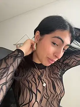 Lily Rush online show from June 19, 2026, 2:32 pm