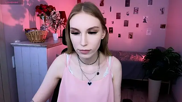 MilaDuales online show from April 28, 2026, 5:01 am