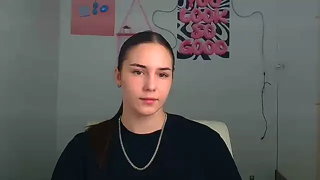 Snapshot of Kyara_ra chatting on June 18, 2026, 5:30 am Kyara ra online show from June 18, 2026, 5:30 am