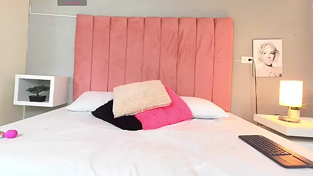 KARINA RUBY online show from April 17, 2026, 7:39 pm