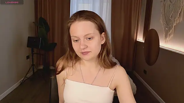 Snapshot of French_Fry chatting on May 27, 2026, 12:13 pm French Fry online show from May 27, 2026, 12:13 pm