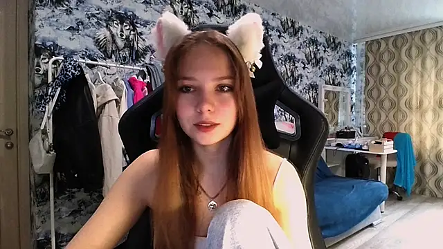 Snapshot of Princess_Mira chatting on August 2, 2026, 8:35 am Princess Mira online show from August 2, 2026, 8:35 am