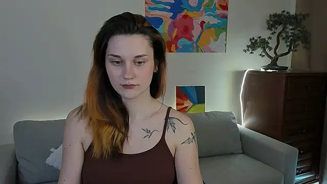 Snapshot of elani_lune chatting on April 25, 2026, 3:53 pm elani lune online show from April 25, 2026, 3:53 pm