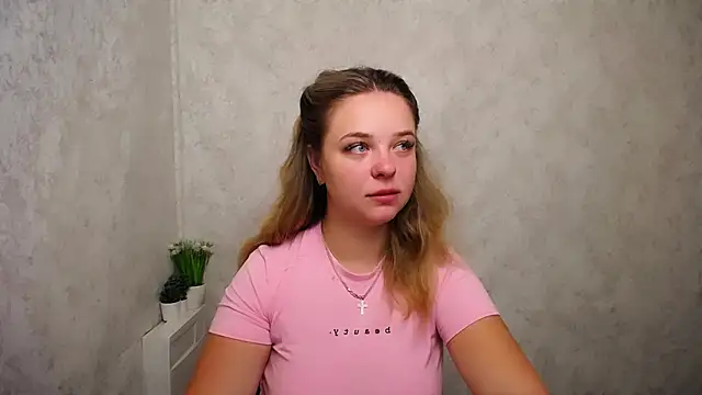NicoleAura online show from June 26, 2026, 5:01 am