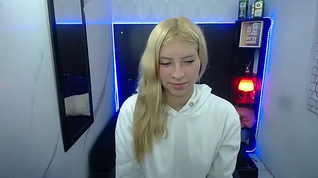 Snapshot of nancy_blonde chatting on June 19, 2026, 1:48 pm nancy blonde online show from June 19, 2026, 1:48 pm