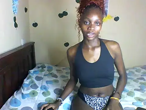 Snapshot of LunaNior chatting on June 21, 2026, 5:26 pm LunaNior online show from June 21, 2026, 5:26 pm