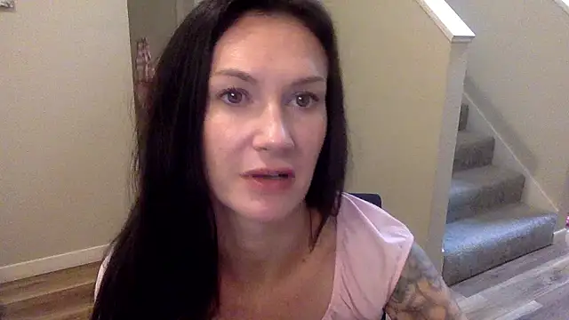 missvixenn online show from April 18, 2026, 7:18 pm