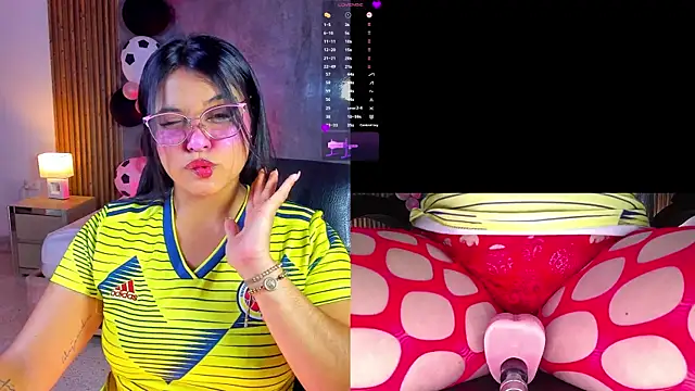 LuciaReid online show from July 7, 2026, 12:53 pm