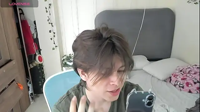 Snapshot of Felixzyn chatting on May 19, 2026, 7:20 pm Felixzyn online show from May 19, 2026, 7:20 pm