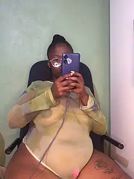 TheEmpressLushXO online show from April 18, 2026, 7:07 pm