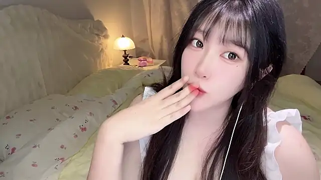SweetButWildbaby online show from May 14, 2026, 1:40 pm