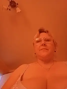 I amVeronicle online show from June 18, 2026, 12:31 pm