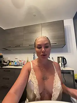 Karen Luxe online show from May 27, 2026, 11:46 pm