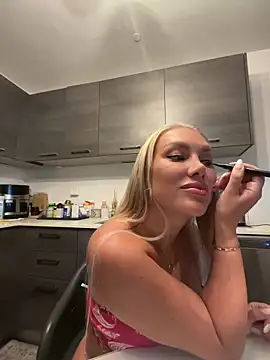 Karen Luxe online show from June 16, 2026, 1:41 am