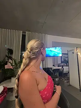 Karen Luxe online show from June 20, 2026, 1:19 am