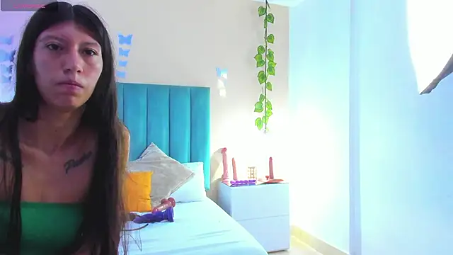 Snapshot of ARIANA_CRI-X chatting on May 3, 2026, 11:38 am ARIANA CRI-X online show from May 3, 2026, 11:38 am