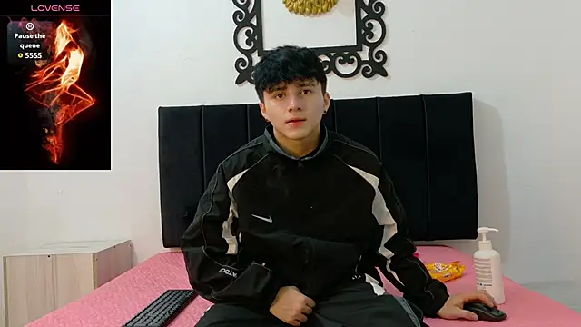Snapshot of LunayDream chatting on June 11, 2026, 12:25 pm LunayDream online show from June 11, 2026, 12:25 pm